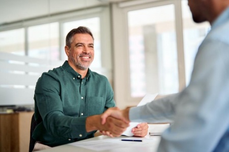 Guide pratique des contrats collectifs pour protéger efficacement votre entreprise